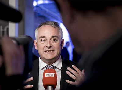 Dr. Kai Bindseil im Interview mit dem RBB © Berlin Partner / Fotothek.de
