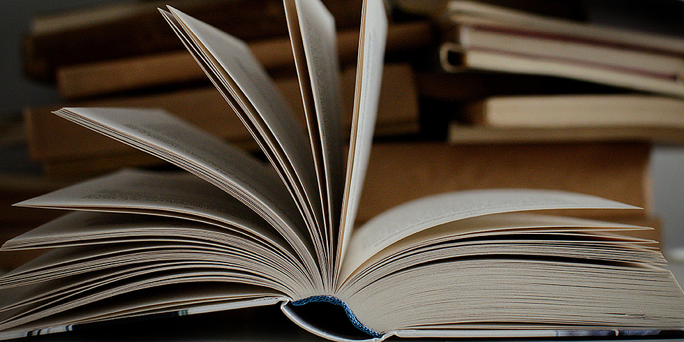 Aufgeschlagenes Buch