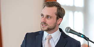 Fabian Westerheide am Rednerpult