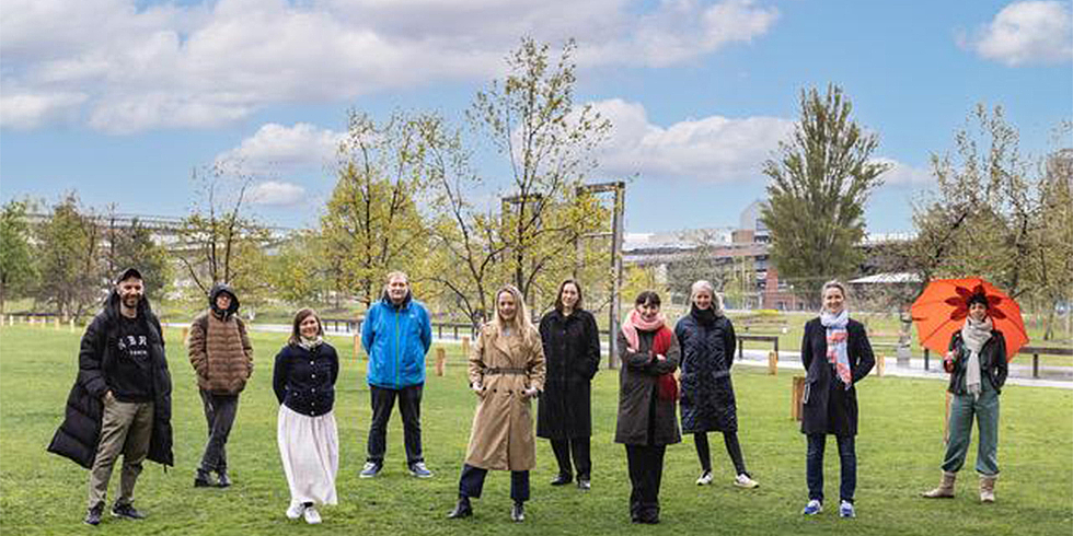Gruppenfoto Mitglieder GCC Berlin auf Wiese